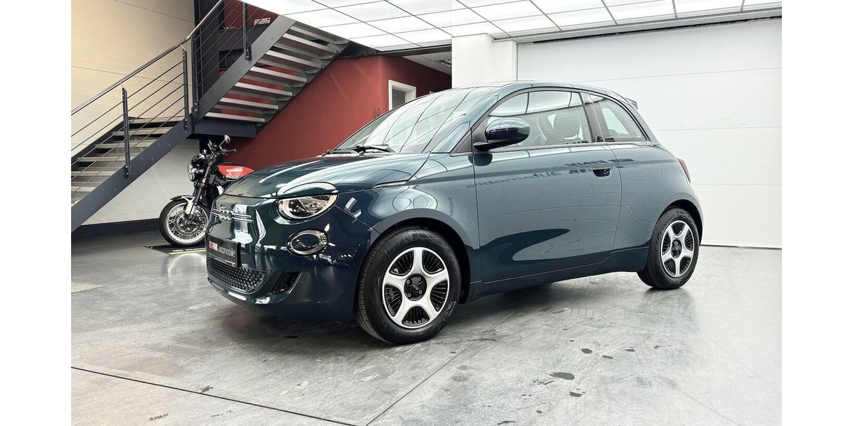 Fiat 500e Action Carplay Android Automatik 1.Hand 11.600 km 12.600 &euro; Lich 35423