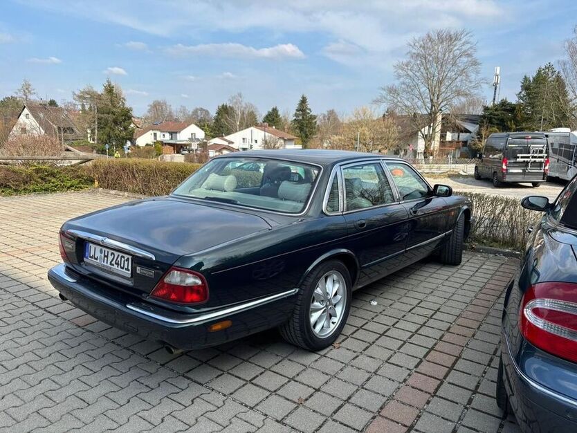 XJ8