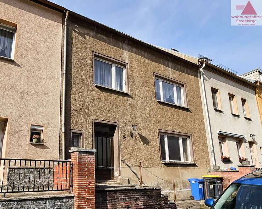 Haus zum Kaufen in Lößnitz 120.000 € 212 m²