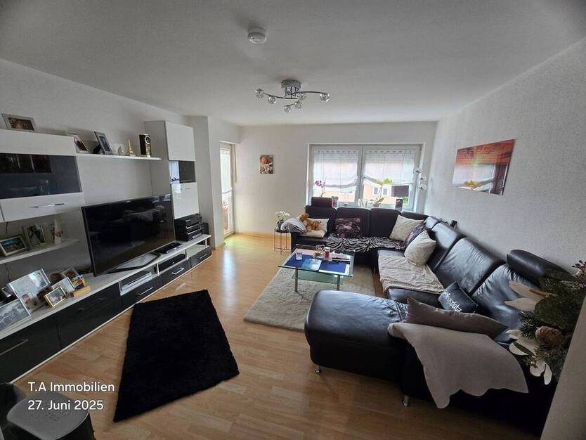 Attraktive 4-Zimmer-Wohnung mit Balkon in 93138 Lappersdorf