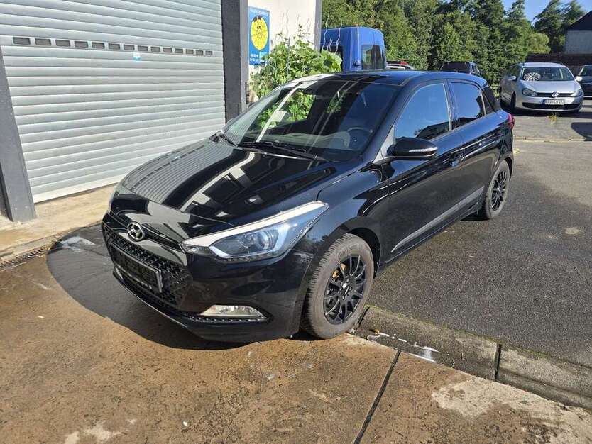 i20