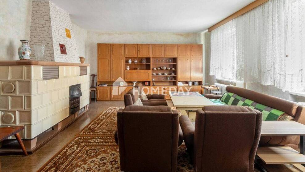 Viel Platz & Potenzial: EFH mit 8 Zimmern, Innenhof & Nebengelass auf großem Grundstück 8 zimmer