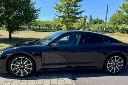 Porsche Taycan 20.000 km 59.900 € Singen 78224
