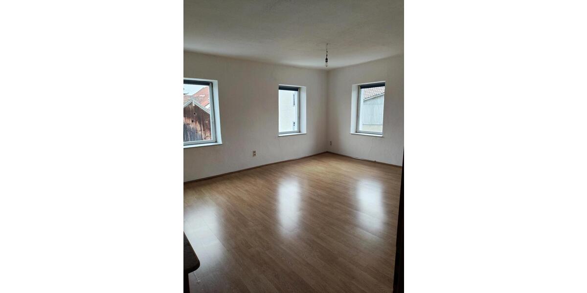 5 Zi. Wohnung in Schwanenkirchen zu vermieten 5 zimmer