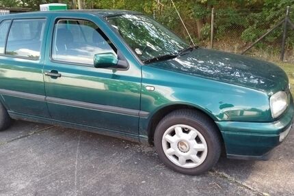 VW Golf 108.000 km 2.500 &euro; Hoyerswerda 02977