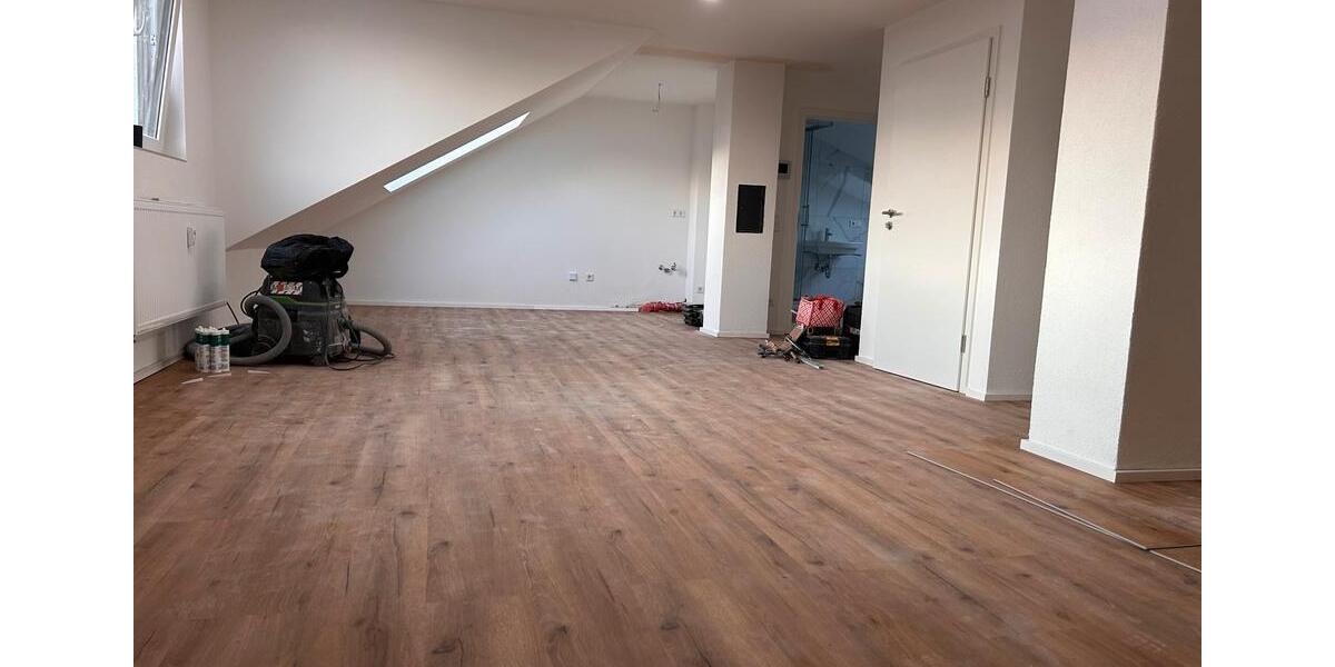 Dachgeschoßwohnung Leutenbach - 2.5 Zimmer, 70 m&sup2;, 1.000&euro; | Angebot:25264202