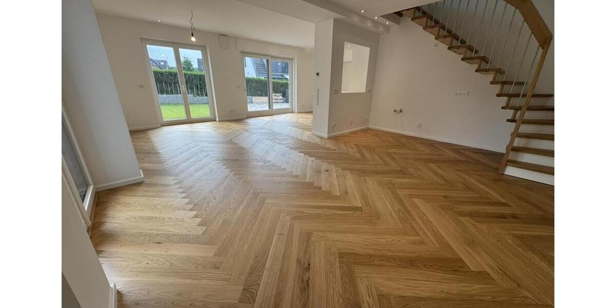 Doppelhaushälfte Düsseldorf Stadtbezirk 5 - 3.5 Zimmer, 100 m&sup2;, 2.500&euro; | Angebot:26276442