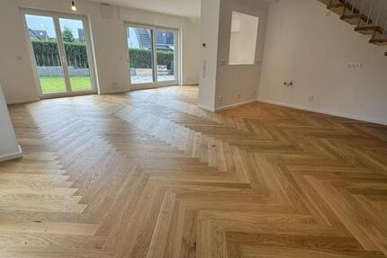 Haus Düsseldorf Stadtbezirk 5 - 3.5 Zimmer, 100 m&sup2;, 2.500&euro; | Angebot:26276442