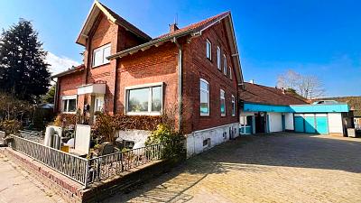 MODERN WOHNEN MIT HALLE UND VIEL PLATZ - Zweifamilienhaus Bassum | Angebot:26082684