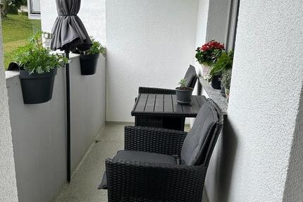 3-Zim.-Whg. mit Einbauküche, Loggia, Blick ins Grüne, Reinigungs-, Hausmeister- u. Winterservice zimmer