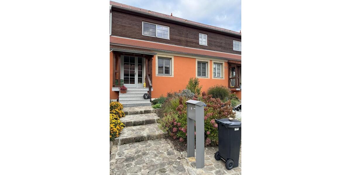 Reihenhaus Pirna - 5 Zimmer, 195 m&sup2;, 2.340&euro; | Angebot:25372343