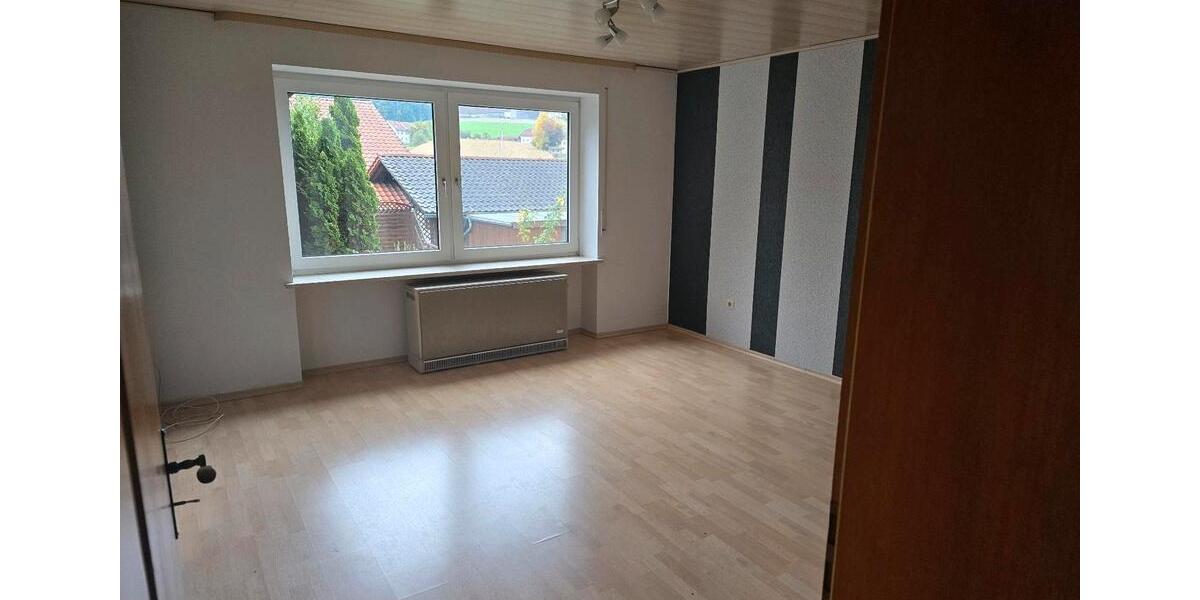 Erdgeschoßwohnung Weiding - 4 Zimmer, 103 m&sup2;, 750&euro; | Angebot:25048066