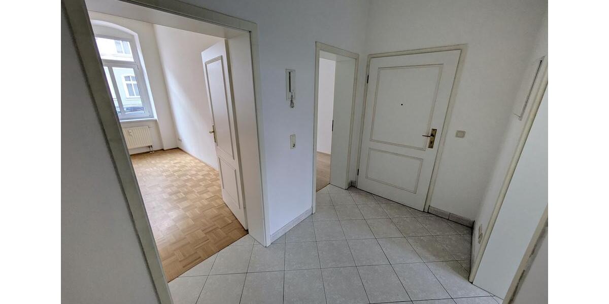 Erdgeschoßwohnung Zwickau - 3 Zimmer, 65 m&sup2;, 400&euro; | Angebot:26008238