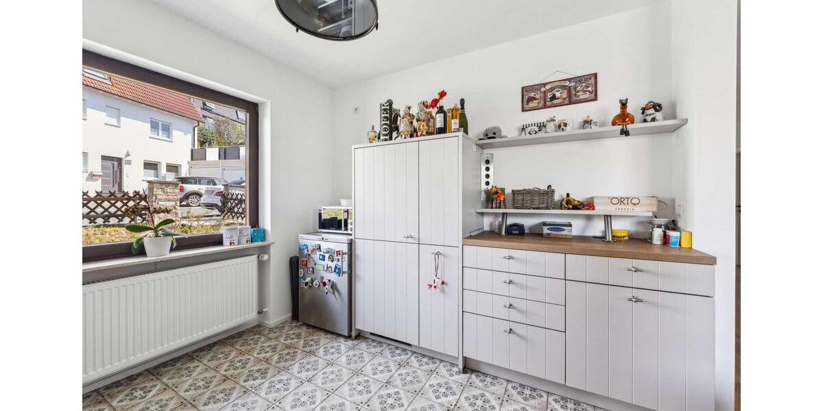 Einfamilienhaus Würzburg Dürrbachau - 8 Zimmer, 208 m&sup2;, 2.700&euro; | Angebot:26185050