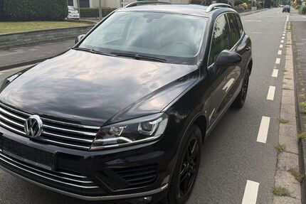 VW Touareg 242.000 km 15.999 &euro; Paderborn 33100