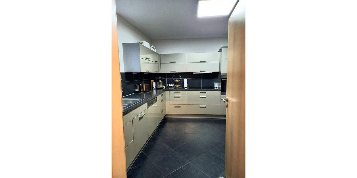 Wohnhaus in Top Zustand (kernsaniert + renoviert) mit Balkon, Terrasse, Garten und Garage (+ bei Ausbau DG ca.40 m² Wfl) in Rodalben-Waldrandlage 4 zimmer