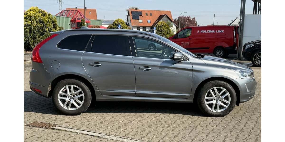 Volvo XC60 Momentum AWD / SitzH / Panorama 104.000 km 20.490 &euro; Donauwörth 86609