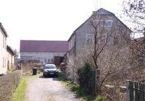 Bauernhaus mit großem Grundstück