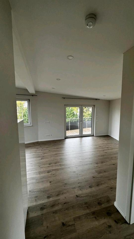 Exklusive 2-Zimmer-Penthouse-Wohnung zimmer