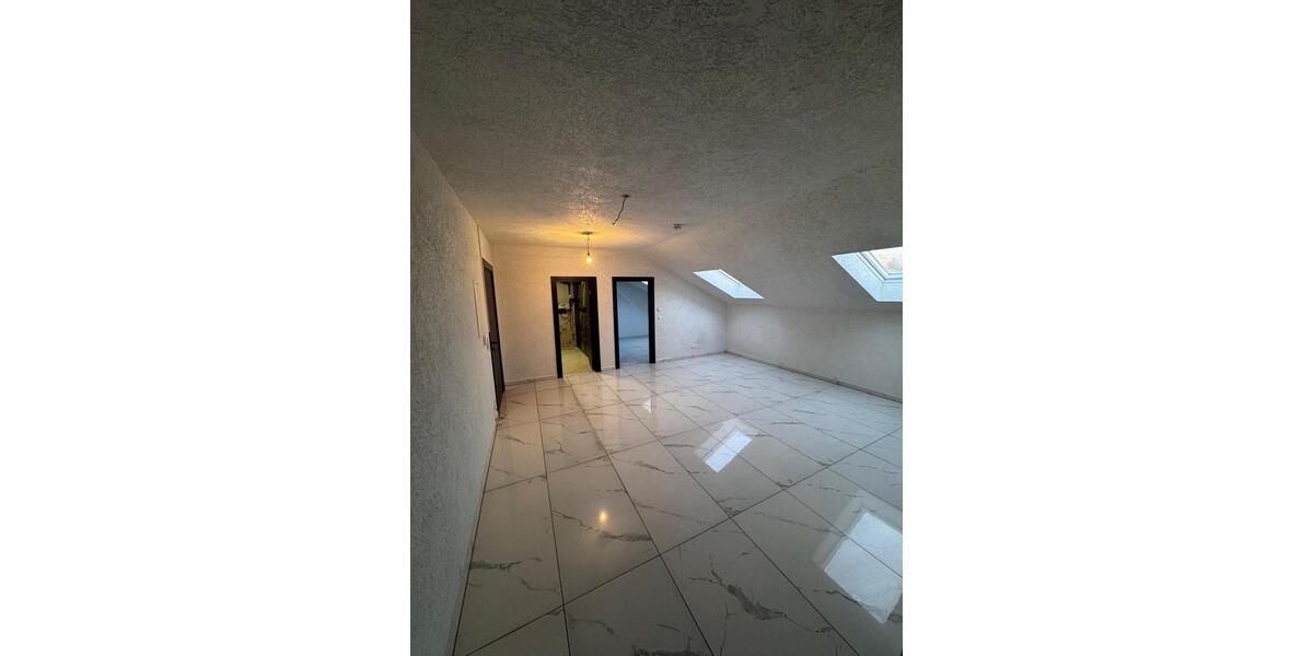 Dachgeschoßwohnung Römhild - 3 Zimmer, 70 m&sup2;, 750&euro; | Angebot:24653773