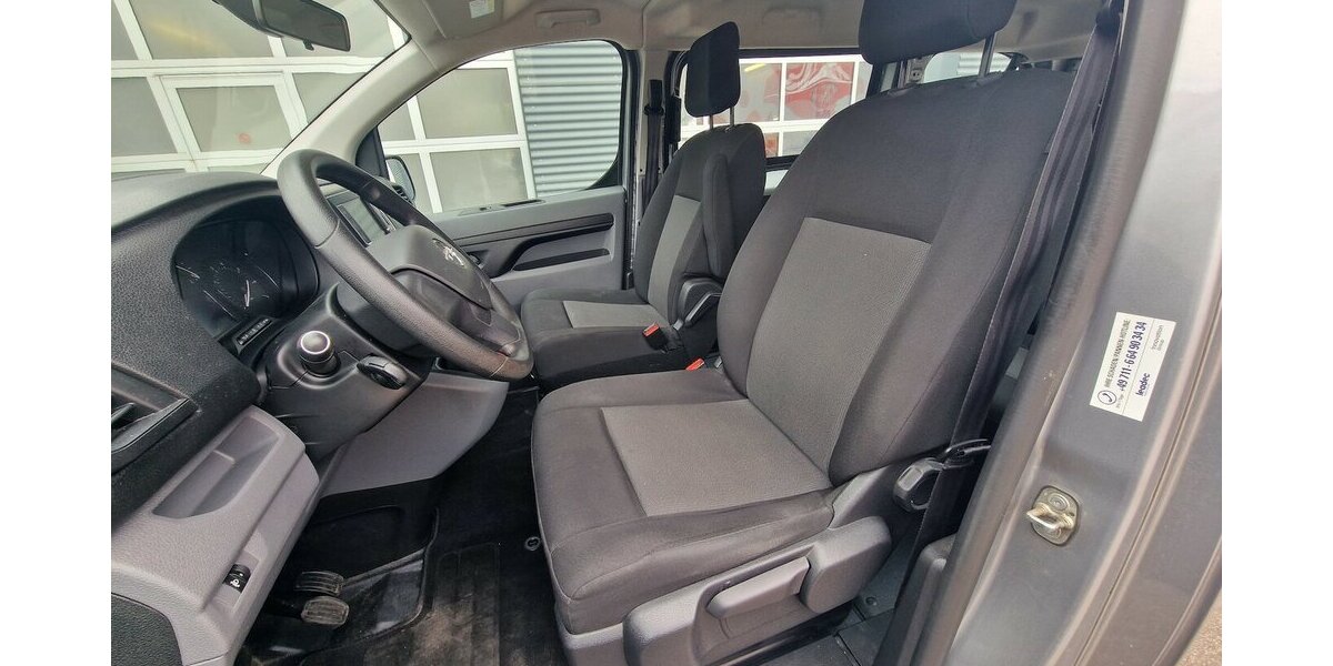 Opel Vivaro 2.0 D Design Paket NAVI Anhängerkupplung 84.000 km 26.998 &euro; Landau 76829