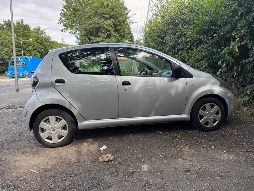 Aygo (X)
