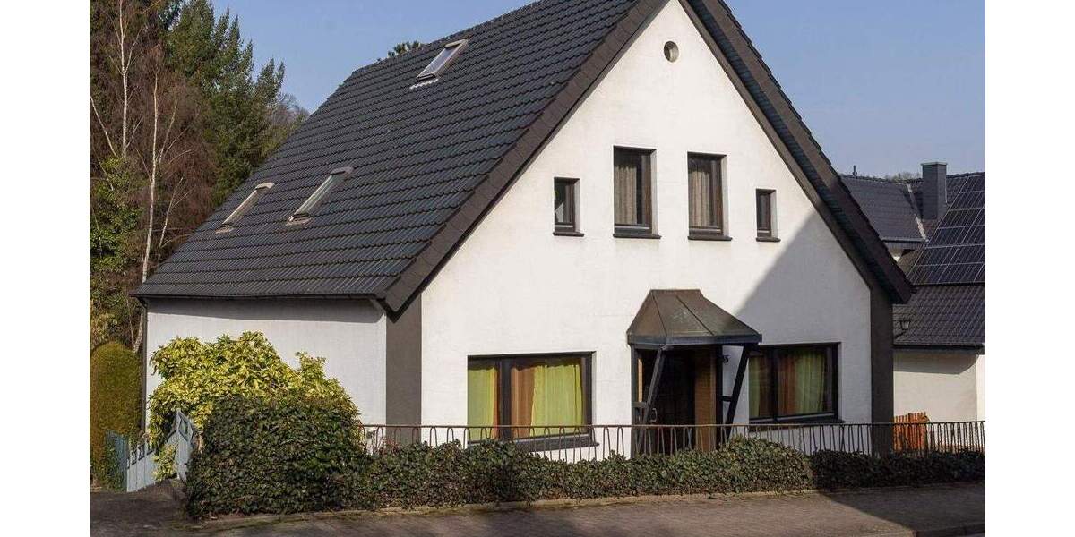 Einfamilienhaus Vlotho - 7 Zimmer, 165 m&sup2;, 175.000&euro; | Angebot:25409983