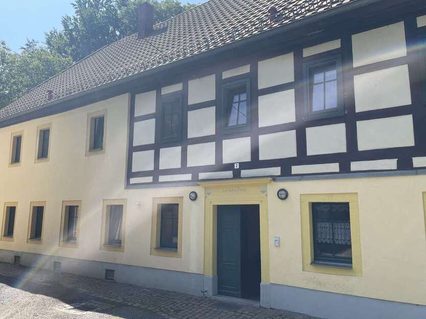 Wohnung zum Mieten in Robschütz 535 € 82.1 m²