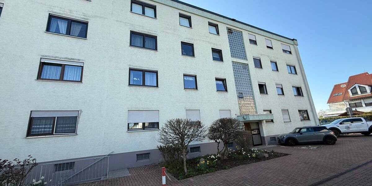 Sehr gepflegte Eigentumswohnung in schöner Wohnlage. 3 zimmer