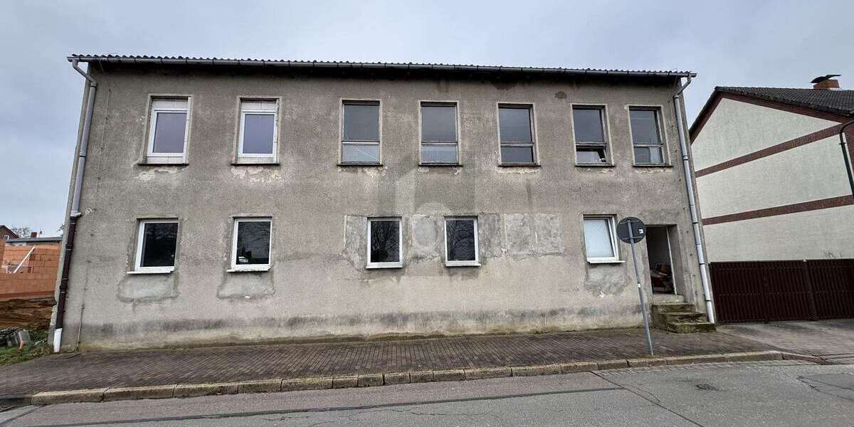 Einfamilienhaus Lübz - 10 Zimmer, 327 m&sup2;, 85.000&euro; | Angebot:25549730