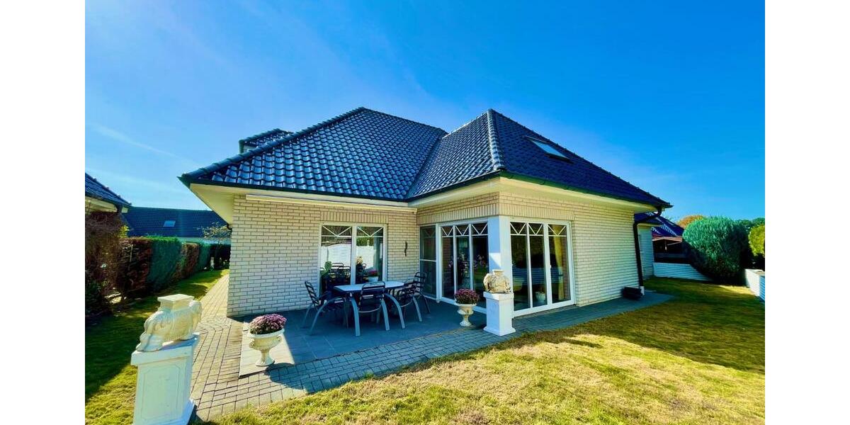 Einfamilienhaus Cloppenburg - 6 Zimmer, 219 m&sup2;, 1.800&euro; | Angebot:25935012