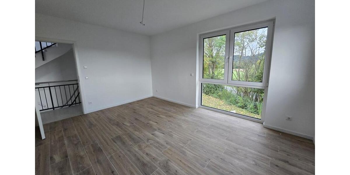 Reihenhaus Höchst im Odenwald - 4 Zimmer, 120 m&sup2;, 1.400&euro; | Angebot:23704908