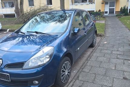 Renault Clio 108.000 km 3.300 &euro; Bremerhaven 27580