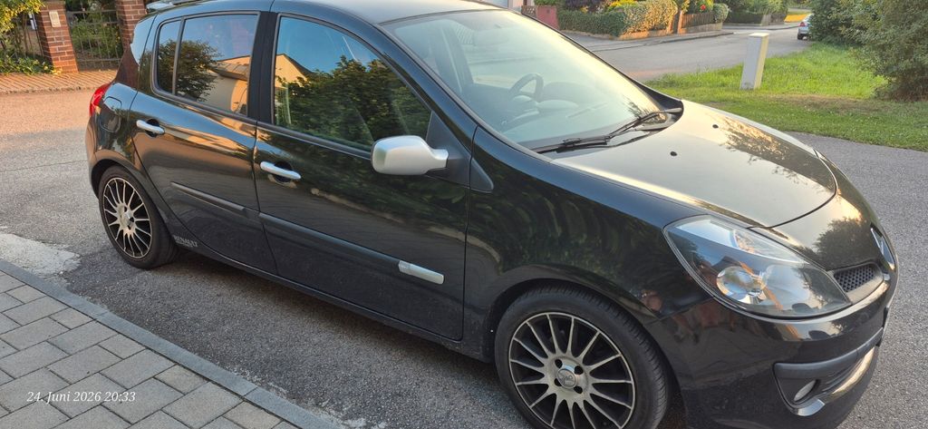 Renault Clio 220.000 km 2.850 &euro; Langenbach 85416