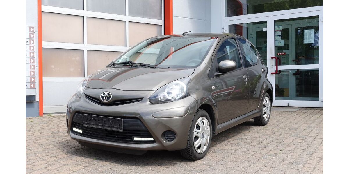 Toyota Aygo (X) 105.692 km 3.500 &euro; Dahlwitz Hoppegarten 15366