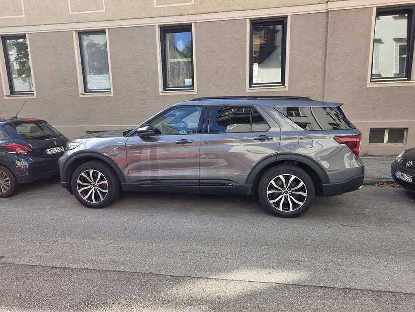 Ford Explorer 60.693 km 53.000 € München 80469