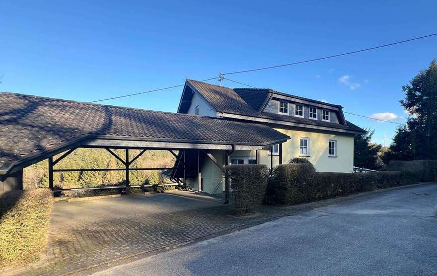 Haus zum Kaufen in Beltheim Schnellbach 420.000 € 211.03 m²