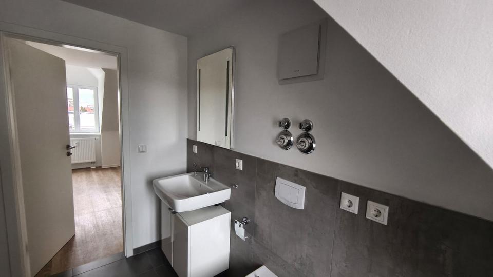 Dachgeschoßwohnung Burg - 3 Zimmer, 89 m&sup2;, 623&euro; | Angebot:26146127