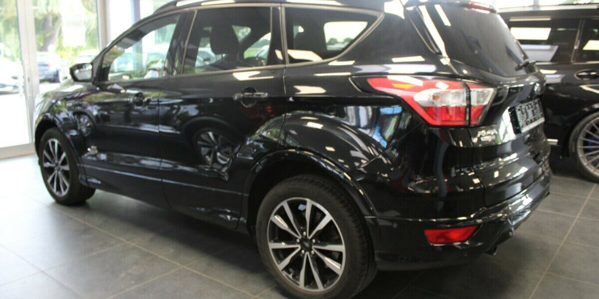 Ford Kuga 2.0 TDCi 4x4 ST-Line 92.638 km 18.980 € Euskirchen 53881