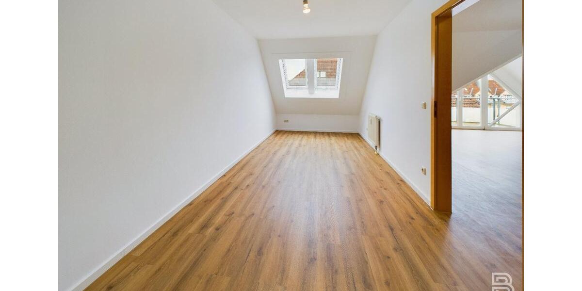 Helle Dachgeschosswohnung mit großen Balkon und tollem Ausblick 3 zimmer