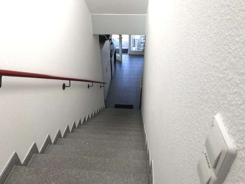 Ab 1.8.25! Schöne 1-RaumWohnung mit Balkon, Stpl. und EBK in ruhiger Wohnsiedlung!