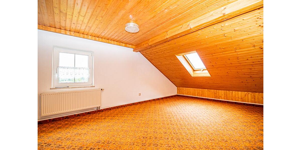 Zweifamilienhaus mit Garten in absoluter TOP-LAGE nahe Cham - Zweifamilienhaus Cham / Michelsdorf Michelsdorf | Angebot:12501300