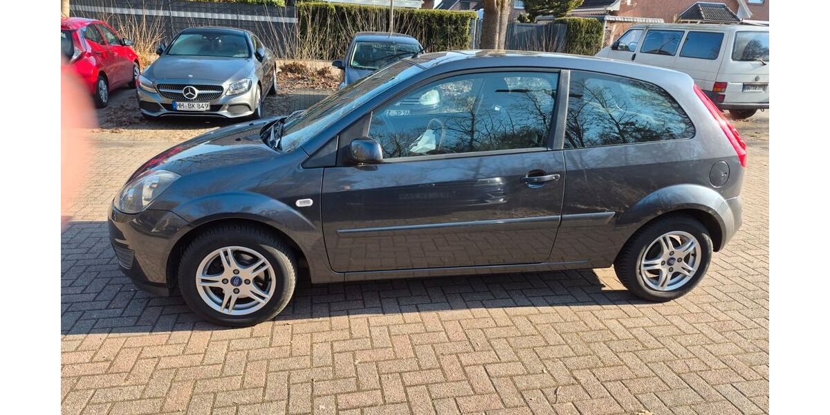 Ford Fiesta 94.800 km 3.350 &euro; Geesthacht 21502