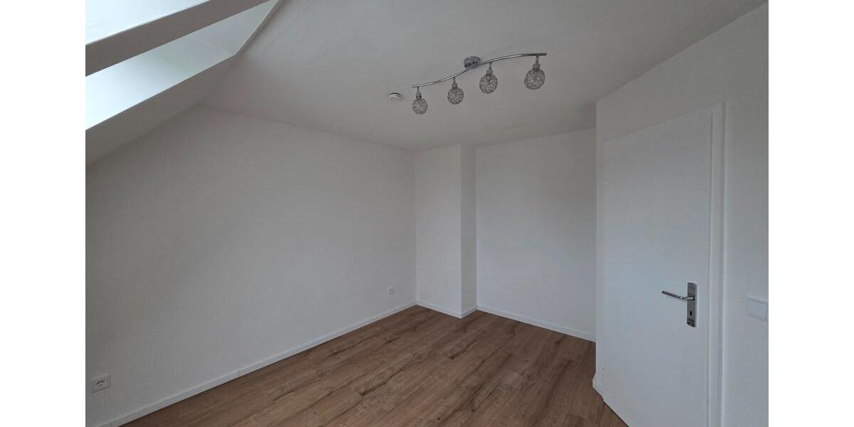 Etagenwohnung Ismaning - 4 Zimmer, 96 m&sup2;, 1.590&euro; | Angebot:25378117