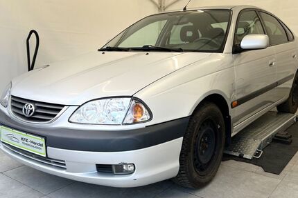 Toyota Avensis 122.000 km 2.380 &euro; Dresden 01067