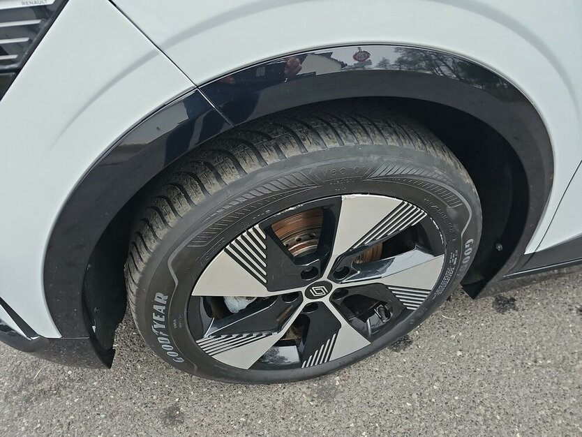 Renault Megane E-Tech Electric Equilibr+ 16300 .- Netto 21.313 km 19.397 € Schwalbach/Taunus 65824