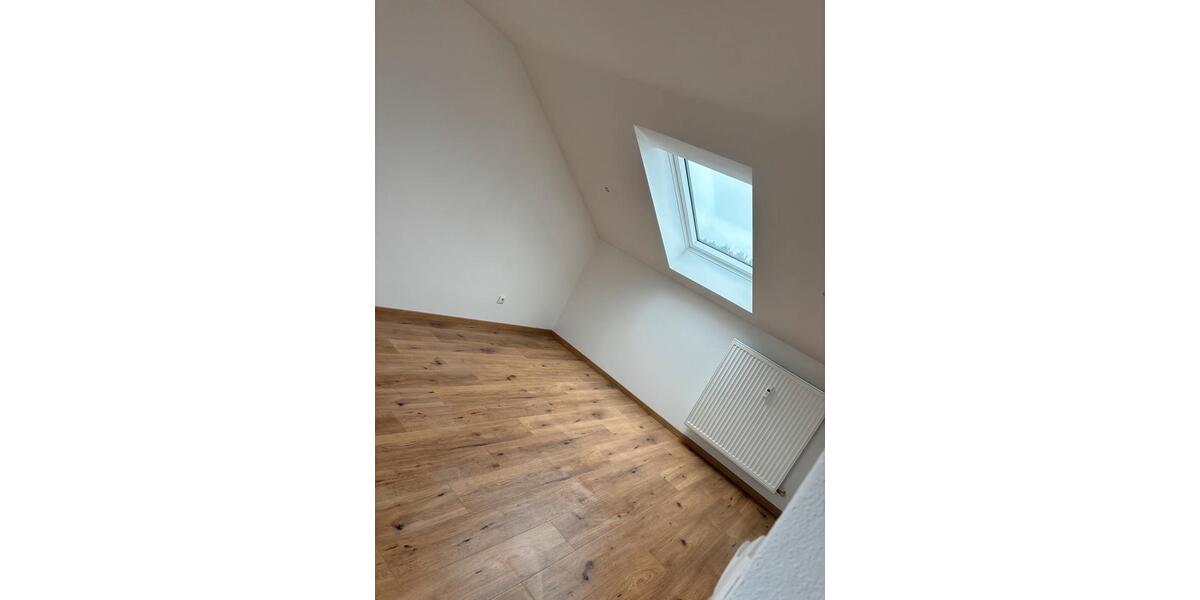 Dachgeschosswohnung zu vermieten. 3 zimmer