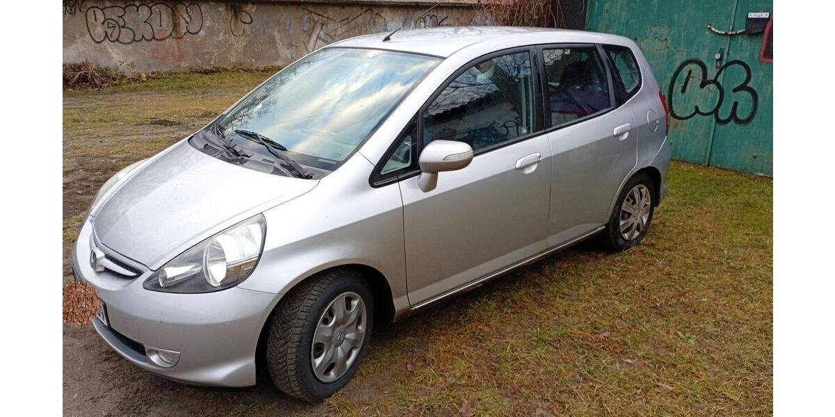 Honda Jazz 127.000 km 4.900 &euro; Berlin 13505