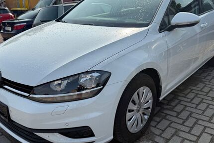 VW Golf 89.000 km 15.990 € Lichtentanne 08115