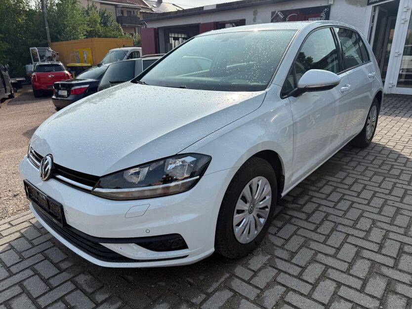 VW Golf 89.000 km 15.990 € Lichtentanne 08115